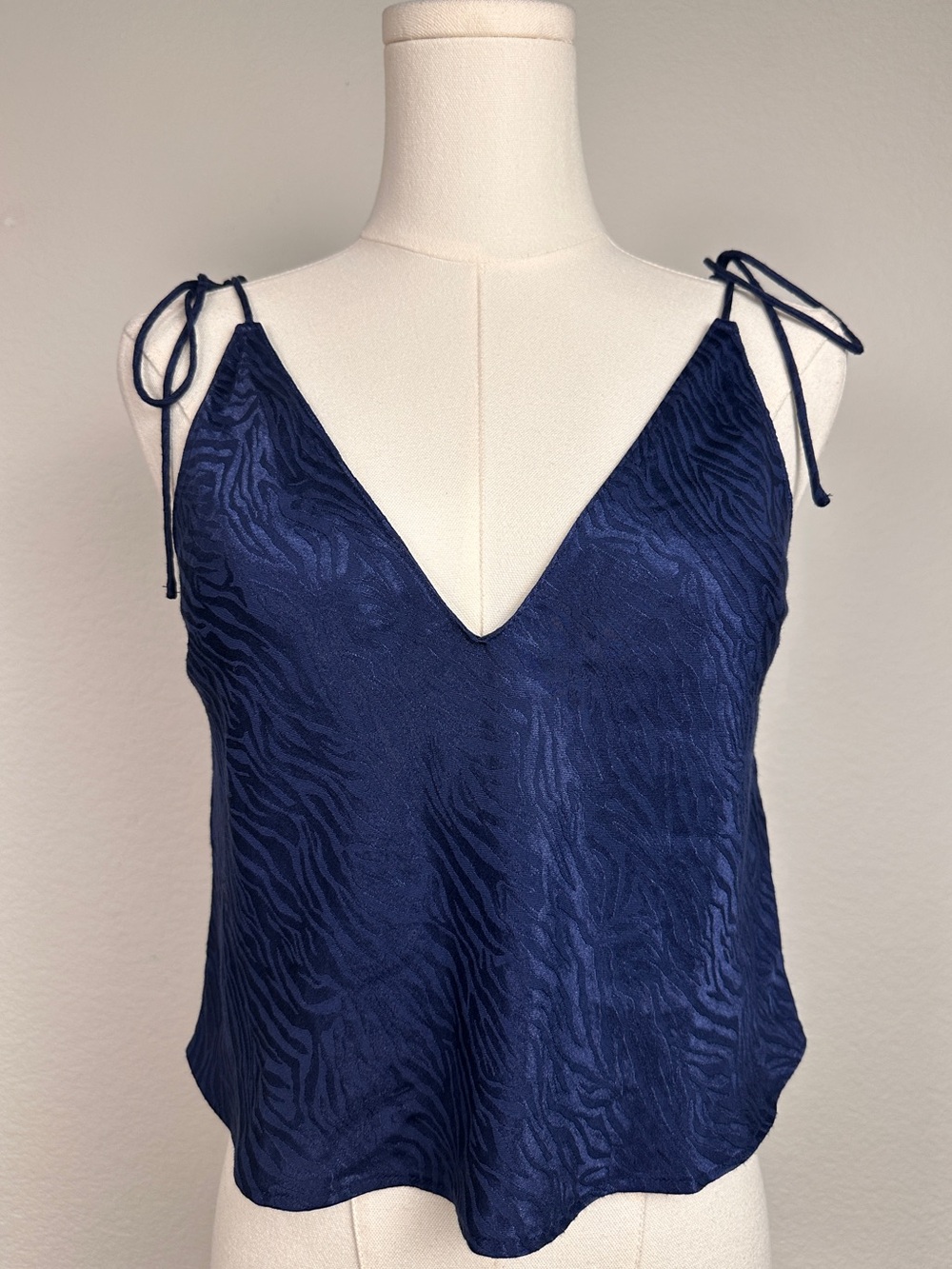 NWT Victoria’s Secret Satin Zebra Jacquard Tie Strap Cami Top Small
